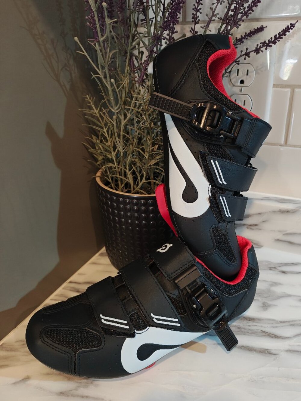 Peloton Cycling Shoes Women's 7 Size 38 Black Red White Delta Cleats Used Twice